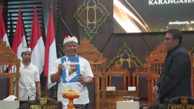 rapat-paripurna-dprd-karangasem-tegaskan-kemandirian-fiskal-di-tengah-keterbatasan-anggaran