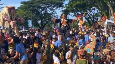 ratusan-siswa-tk-meriahkan-pawai-ogoh-ogoh-di-karangasem-jelang-nyepi