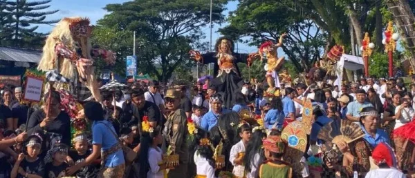 ratusan-siswa-tk-meriahkan-pawai-ogoh-ogoh-di-karangasem-jelang-nyepi
