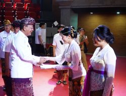 Resmi Jadi PNS, Bupati Sutjidra Ingatkan ASN Baru Junjung Loyalitas, Integritas, dan Profesionalisme