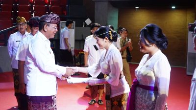 resmi-jadi-pns-bupati-sutjidra-ingatkan-asn-baru-junjung-loyalitas-integritas-dan-profesionalisme