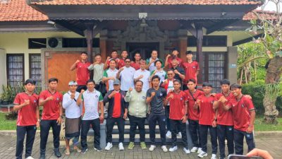 tim-sepak-bola-ps-badung-dilepas-ikuti-liga-4-nasional-bupati-adi-arnawa-targetkan-lolos-liga-3