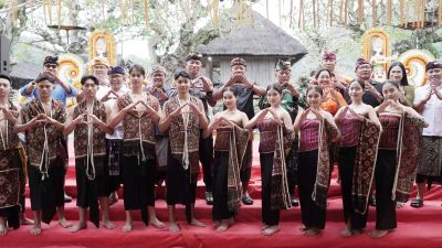 wabup-pandu-buka-tenganan-pegringsingan-festival-dorong-pelestarian-budaya-dan-pariwisata