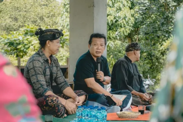 warga-tianyar-timur-keluhkan-jalan-rusak-17-tahun-wabup-karangasem-janji-tindak-lanjuti