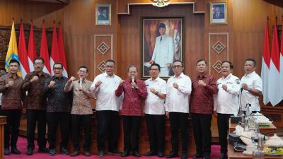 Wujudkan Bali Bersih, Bupati Satria Hadiri Rakor Gerakan Bali 100% Memilah Sampah Bersama Menteri LH