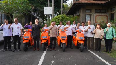 Wujudkan Klungkung Green Island, Bupati Satria Terima Hasil Studi Kelayakan Elektrifikasi Nusa Penida dari PT Inako