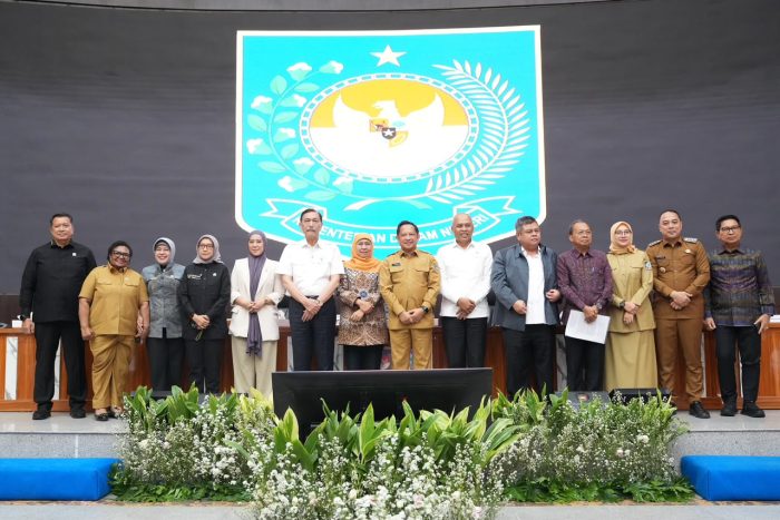 bupati-adi-arnawa-hadiri-rakor-monitoring-perluasan-piloting-digitalisasi-bansos-di-kemendagri