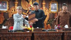 bupati-satria-hadiri-rapat-paripurna-dprd-klungkung-sepakati-pertanggungjawaban-pelaksanaan-apbd-ta-2025