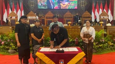 dprd-karangasem-sahkan-perda-pertanggungjawaban-apbd-2025-soroti-silpa-dan-optimalisasi-pad