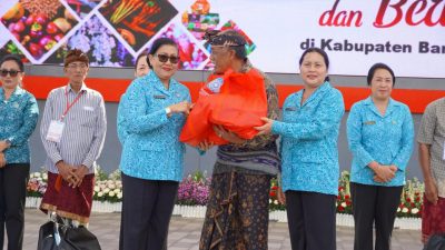 ibu-putri-koster-jadikan-pasar-rakyat-sebagai-gerakan-ekonomi-dan-perubahan-perilaku