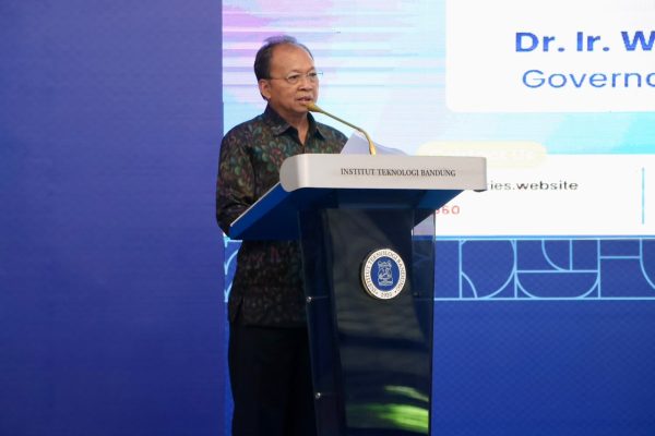 Jadi Pembicara Utama pada Konferensi Internasional di ITB, Gubernur Koster: Transformasi Digital harus Perkuat Budaya dan Kearifan Lokal