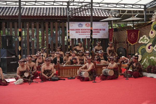Duta Badung Hidupkan Kembali Warisan Maestro I Wayan Lotring di Panggung PKB 2026