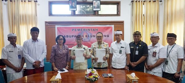 pemkab-klungkung-dan-pt-smi-teken-pinjaman-rp18-miliar-untuk-penataan-kawasan-pura-watuklotok