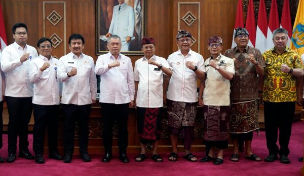 rakor-bersama-gubernur-bali-dan-menhub-pelabuhan-kusamba-masuk-prioritas-segera-dipercepat