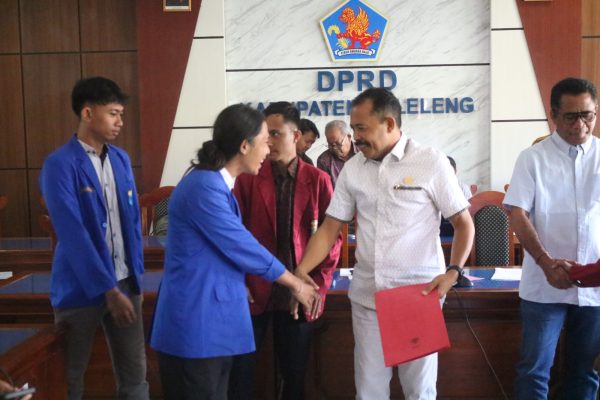 sikapi-isu-pembangunan-bandara-bali-utara-pimpinan-dprd-buleleng-terima-audiensi-aliansi-mahasiswa-cipayung-plus
