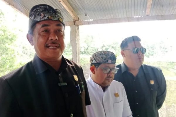 tebing-tergerus-ancam-smpn-3-bebandem-komisi-iv-dprd-karangasem-desak-penanganan-segera