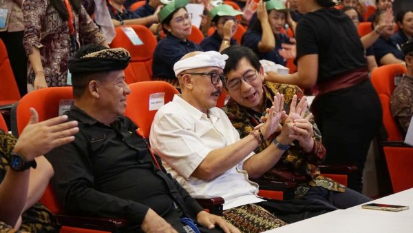 tingkatkan-kompetensi-numerasi-guru-pemkab-bangli-tutup-pelatihan-metode-gasing-dan-gelar-seminar-bersama-prof-yohanes-surya