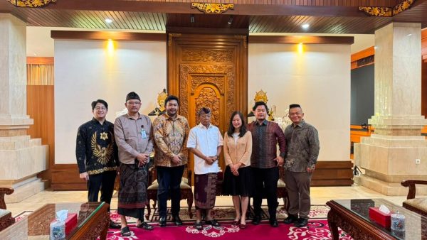 aktif-dorong-pembangunan-berkelanjutan-berbasis-budaya-gubernur-koster-diundang-jadi-pembicara-nusa-dua-forum