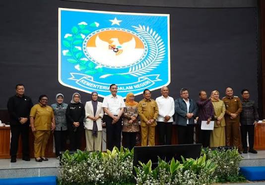 bali-jadi-percontohan-program-digitalisasi-bansos-gubernur-koster-siap-tancap-gas-sukseskan
