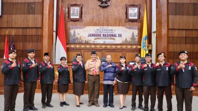 bawa-misi-lingkungan-gubernur-koster-lepas-kontingan-pramuka-bali-menuju-jambore-nasional-xii-di-cibubur
