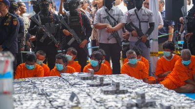 bnn-gagalkan-penyelundupan-26-ton-metamfetamin-cair-di-perairan-karimun-nilainya-hampir-rp85-triliun
