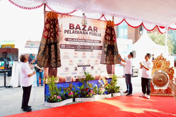 buka-bazar-pelayanan-publik-kejati-bali-di-kuta-kostertegaskan-kualitas-layanan-publik-demi-jaga-citra-pariwisata-bali