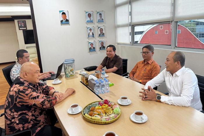bupati-gus-par-perjuangkan-pendidikan-karangasem-ke-pusat-64-sekolah-raih-revitalisasi-rp32-miliar
