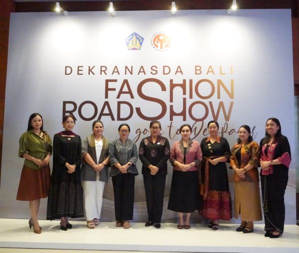 dekranasda-bali-fashion-road-show-goes-to-denpasar-angkat-desainer-lokal-dan-perkuat-ekosistem-wastra-bali