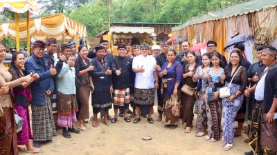 diikuti-16-sawa-wagub-giri-prasta-hadiri-ngaben-massal-perdana-desa-adat-mengandang