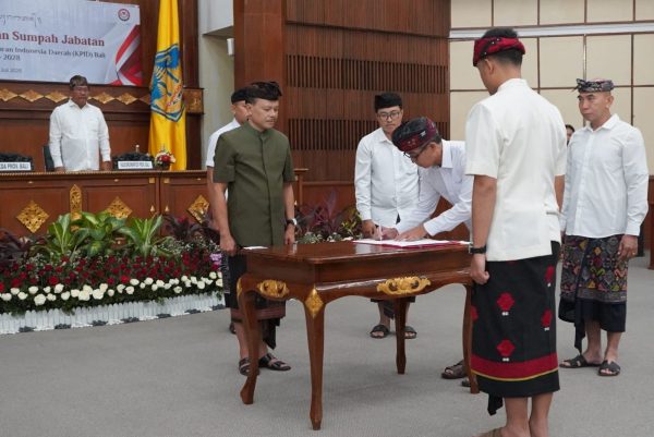 formasi-kpid-bali-kembali-lengkap-sekda-dewa-indra-lantik-anggota-paw