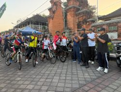Gowes ke Titik Nol Singaraja, Gus Par Lepas 13 Pesepeda Sambut HUT RI ke-81