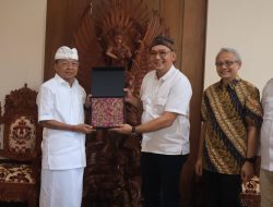 Gubernur Koster Bertemu DJSN, Bali Siap Jadi Pilot Project Reformasi Sistem Rujukan Kesehatan Nasional