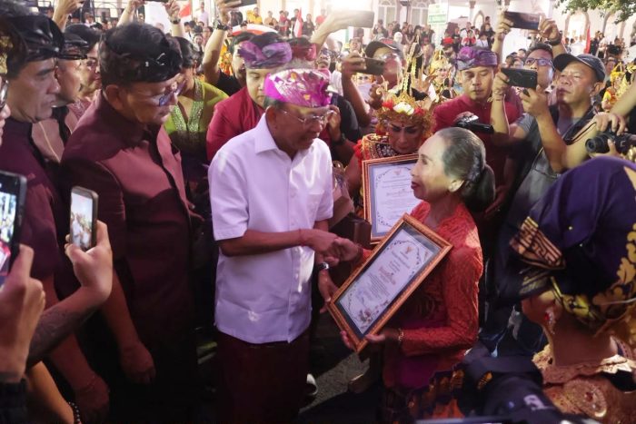 gubernur-koster-buka-buleleng-festival-2026-tegaskan-kesenian-buleleng-harus-terus-hidup-dan-berkembang