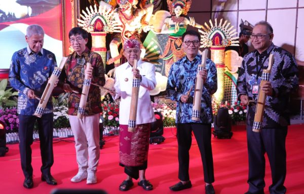 gubernur-koster-dorong-kolaborasi-teknologi-dan-pendidikan-untuk-perkuat-sdm-bali-unggul