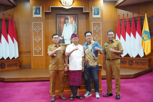 gubernur-koster-minta-uji-coba-penambahan-trip-3-kali-per-hari-tindaklanjuti-persetujuan-lintas-pelayaran-padangbai-nusa-penida-2