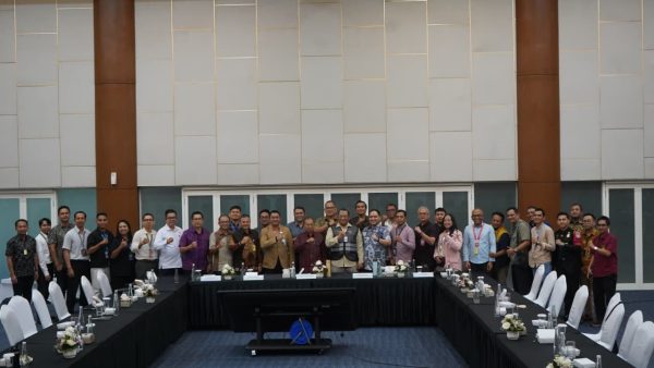 gubernur-koster-pimpin-rakor-peningkatan-kualitas-pelayanan-bandara-ngurah-rai
