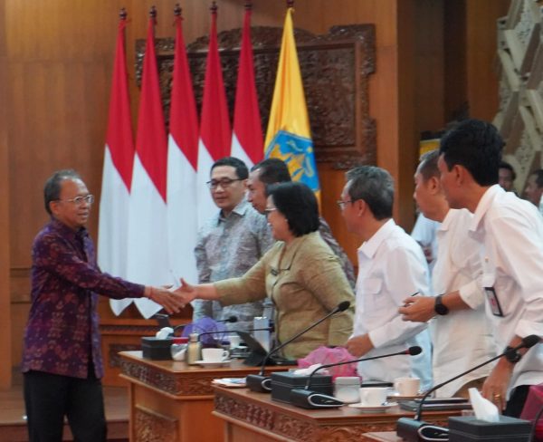 gubernur-koster-pimpin-rapat-penetapan-lp2b-target-nasional-87-persen-tercapai