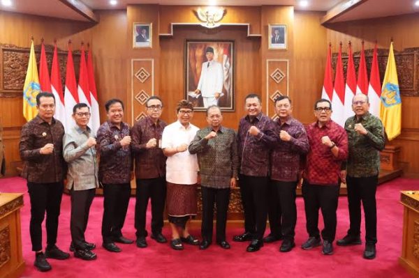 gubernur-koster-tegaskan-bali-harus-dibangun-bersama-gotong-royong-dan-buang-ego-sektoral