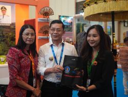Kenalkan Potensi UMKM, Bupati Satria Kunjungi Stand Klungkung di AOE 2026