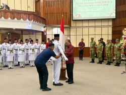 Kukuhkan 72 Anggota Paskibraka, Gubernur Koster: Bertugas Penuh Tanggung Jawab, Kompak, dan Cinta Tanah Air