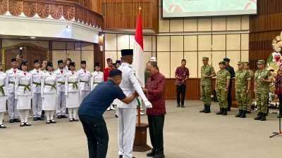 kukuhkan-72-anggota-paskibraka-gubernur-koster-bertugas-penuh-tanggung-jawab-kompak-dan-cinta-tanah-air