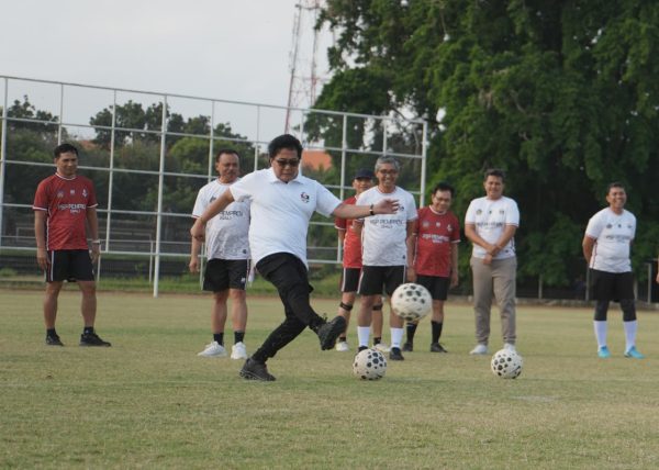 lakukan-kick-off-wagub-giri-prasta-buka-turnamen-mini-soccer-kerthi-bali-iv