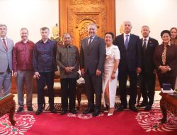 Perkuat Kerja Sama Indonesia dan Rusia, Gubernur Koster Terima Delegasi Parlemen Saint Petersburg, Harap Gencar Promosi Pariwisata Dua Wilayah   