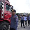 Petugas Gabungan Dishub Badung Tertibkan Truk Parkir Liar di Jalur Terminal Mengwi