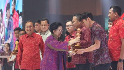 presiden-ri-v-ibu-megawati-soekarnoputri-hadiri-penutupan-bulan-bung-karno-di-bali