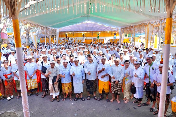 ringankan-beban-krama-pemkab-badung-gelontorkan-hibah-rp700-juta-untuk-yadnya-massal-di-desa-adat-kwanji