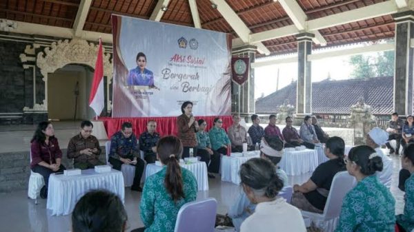 sasar-tiga-kecamatan-di-kabupaten-tabanan-aksi-sosial-tp-pkk-serahkan-bantuan-sosial