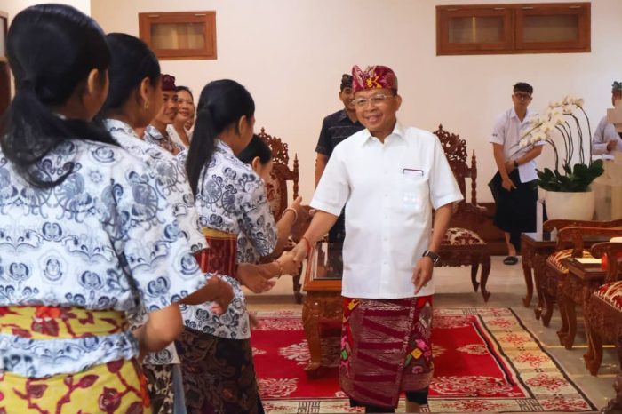 singkirkan-88-sekolah-gubernur-koster-apresiasi-smkn-1-amlapura-melaju-ke-final-cerdas-cermat-empat-pilar-mpr-ri-ke-jakarta