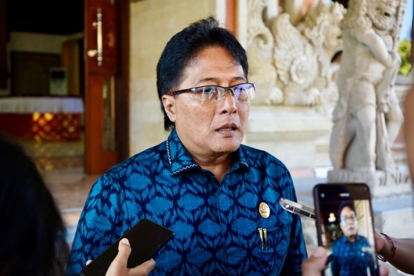 tanggapi-pandangan-umum-fraksi-giri-prasta-masukan-konstruktif-sinergi-eksekutif-legislatif-untuk-kesejahteraan-krama-bali