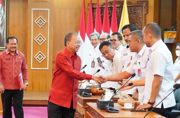 tingkatkan-kualitas-pariwisata-berkelanjutan-gubernur-koster-gencarkan-5-kawasan-di-bali-rendah-emisi